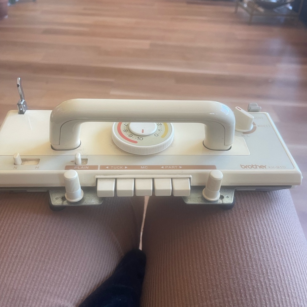 Brother Cream Sewing Machine Control Panel - Picture 3 of 4